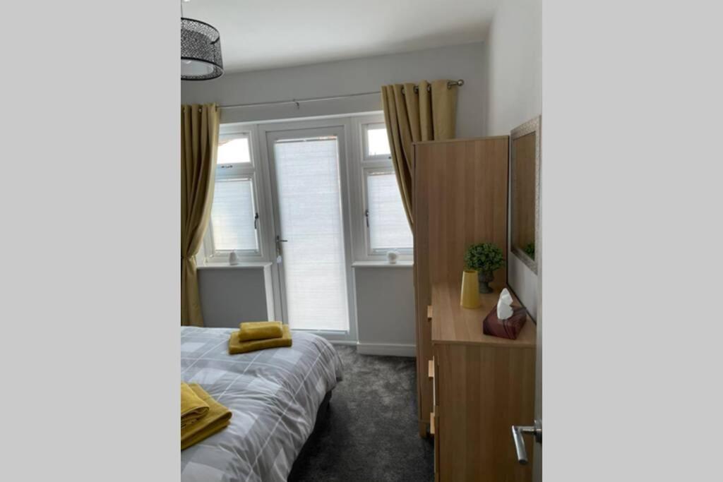 The Alvaros Apartment Southend-on-Sea Exteriör bild